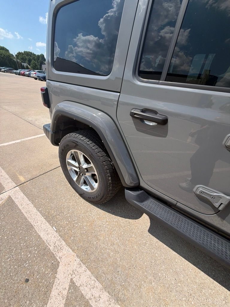 Used 2021 Sting-Gray Clearcoat Jeep Unlimited Sahara image 18