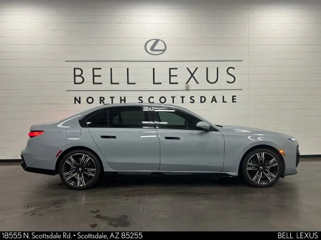 Used 2023 Gray BMW 760i xDrive image 3