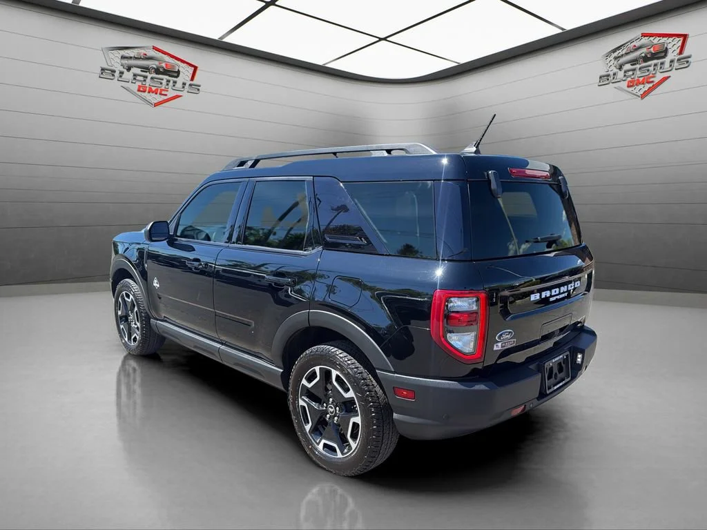 Used 2023 Black Ford Outer Banks image 3