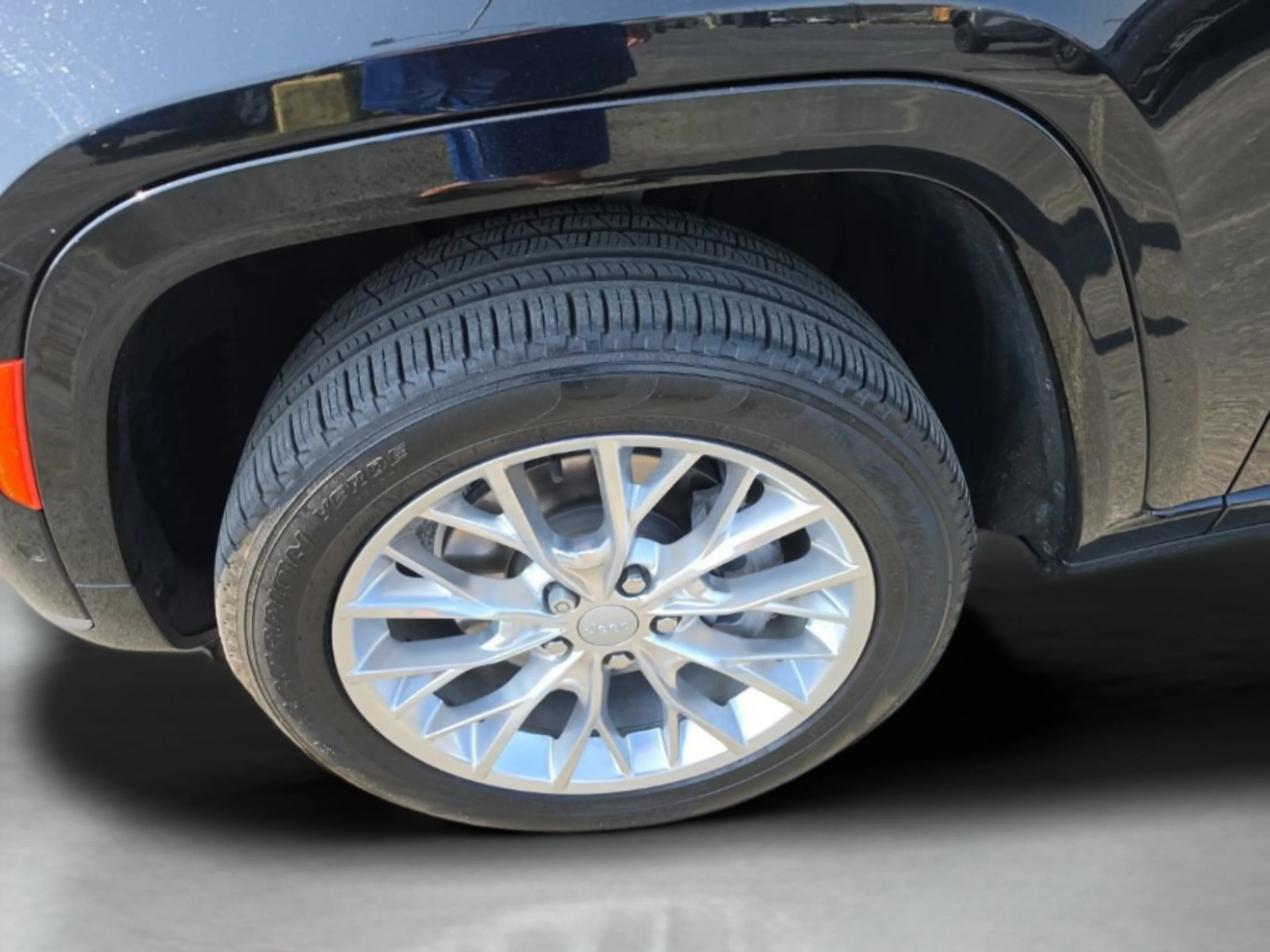 Used 2021 Diamond Black Crystal Pearlcoat Jeep Summit image 31