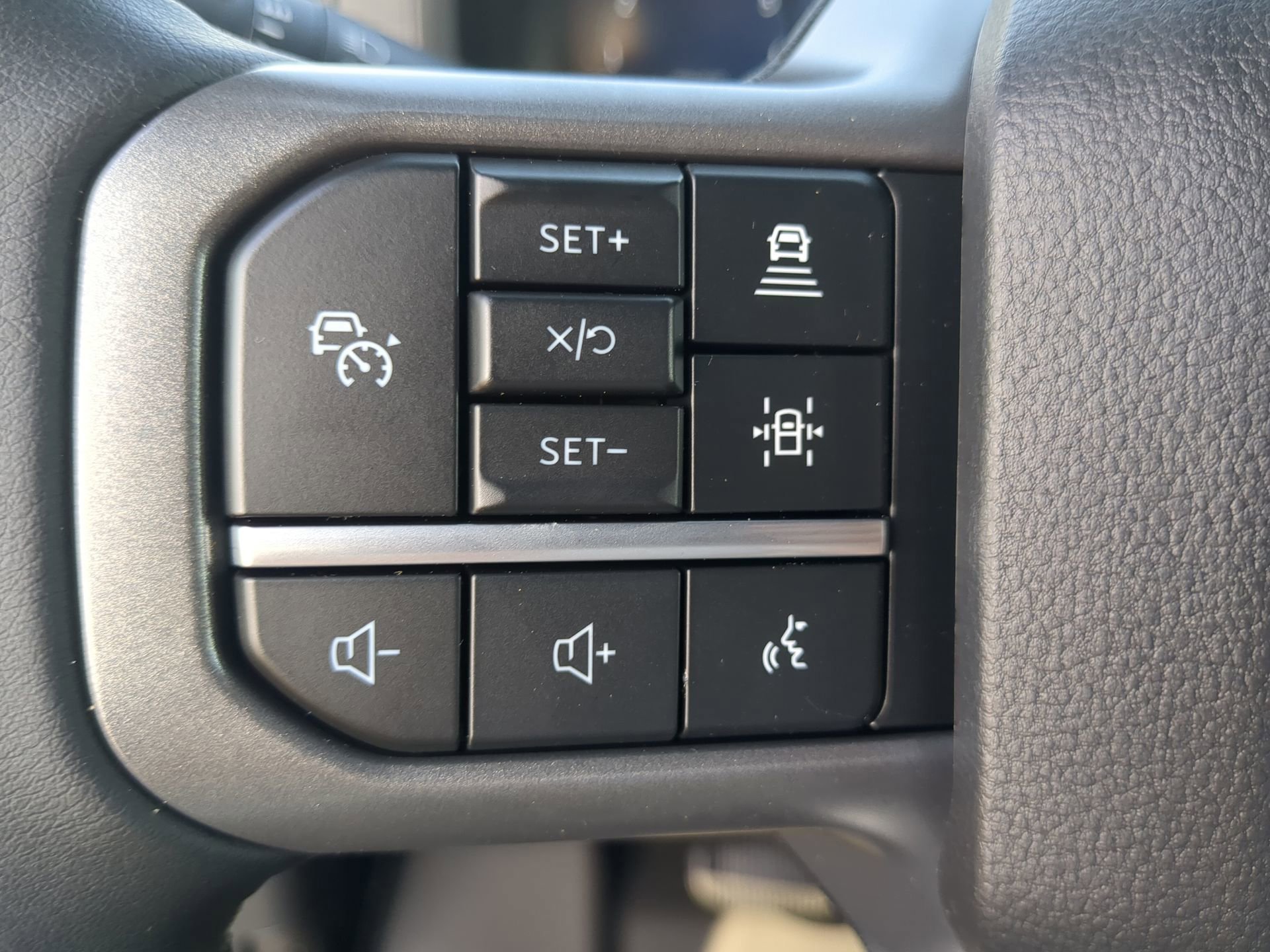 New 2026 Carbonized Gray Metallic Ford XLT image 63