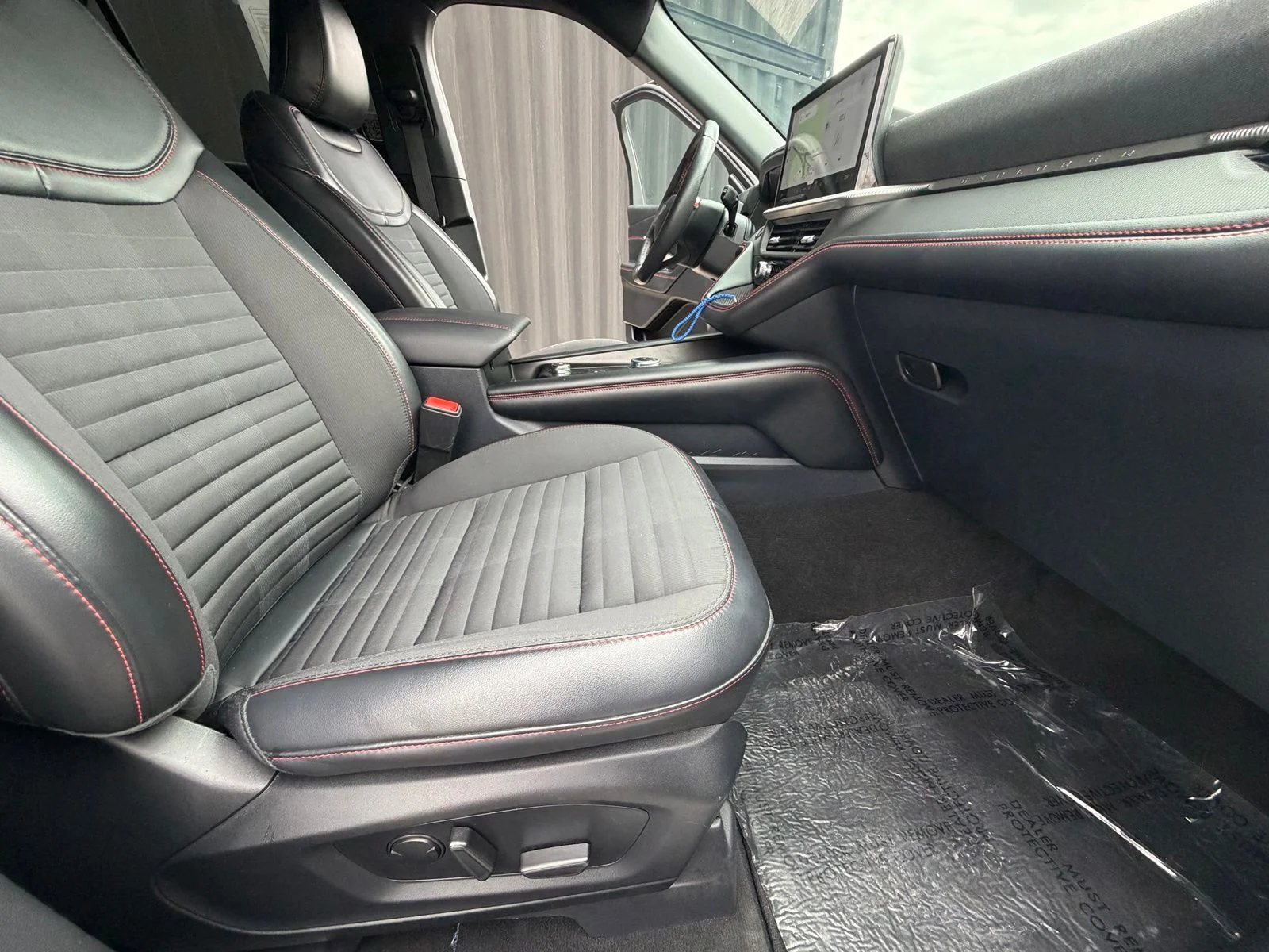 Used 2025 Gray Ford ST-Line image 33
