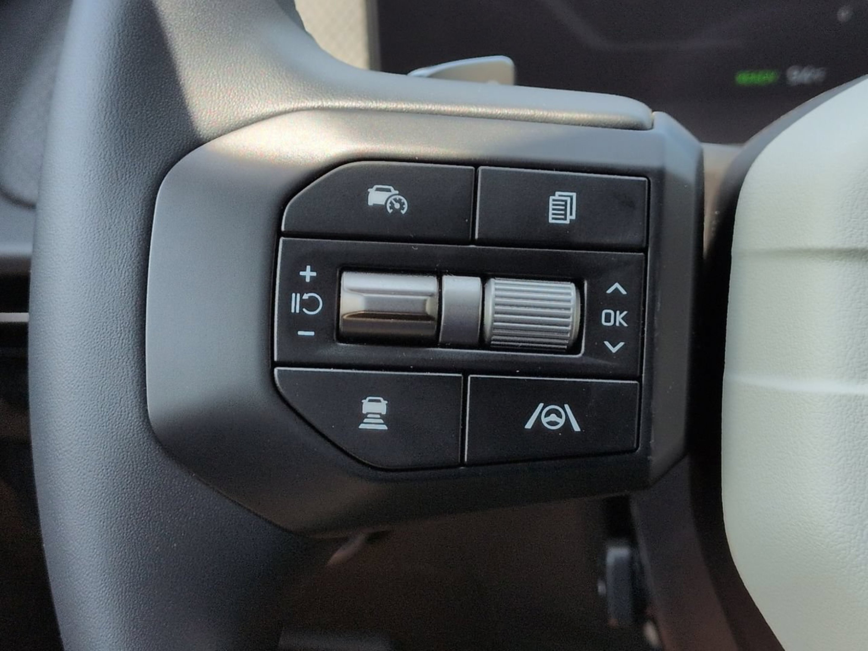 New 2026 Glacial White Pearl / Black Ro Kia GT-LINE image 26