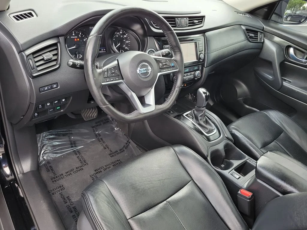 Used 2018 Black Nissan SL image 18