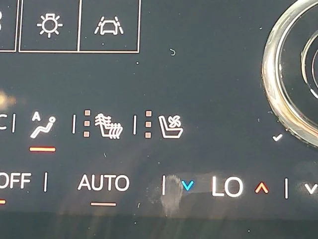 2026 GMC Acadia Denali - Photo 34
