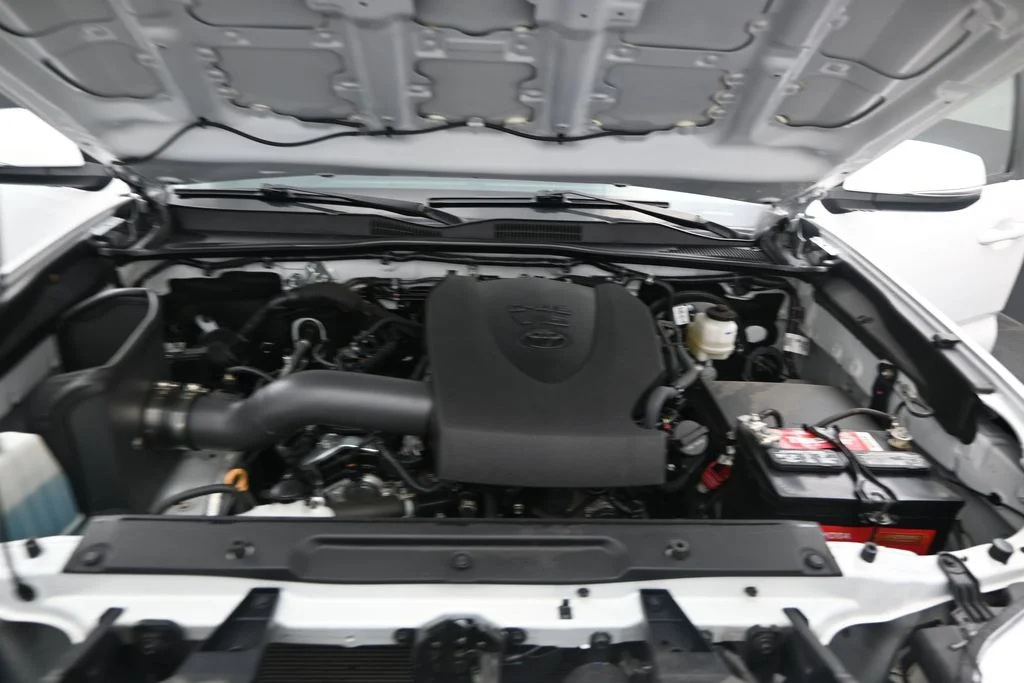 Used 2023 White Toyota SR5 image 12