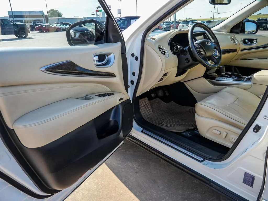 Used 2015 White INFINITI NA image 33