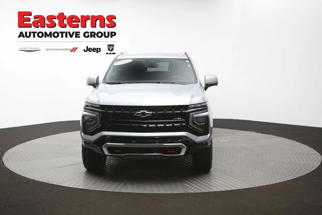 Used 2025 Gray Chevrolet Z71 image 55