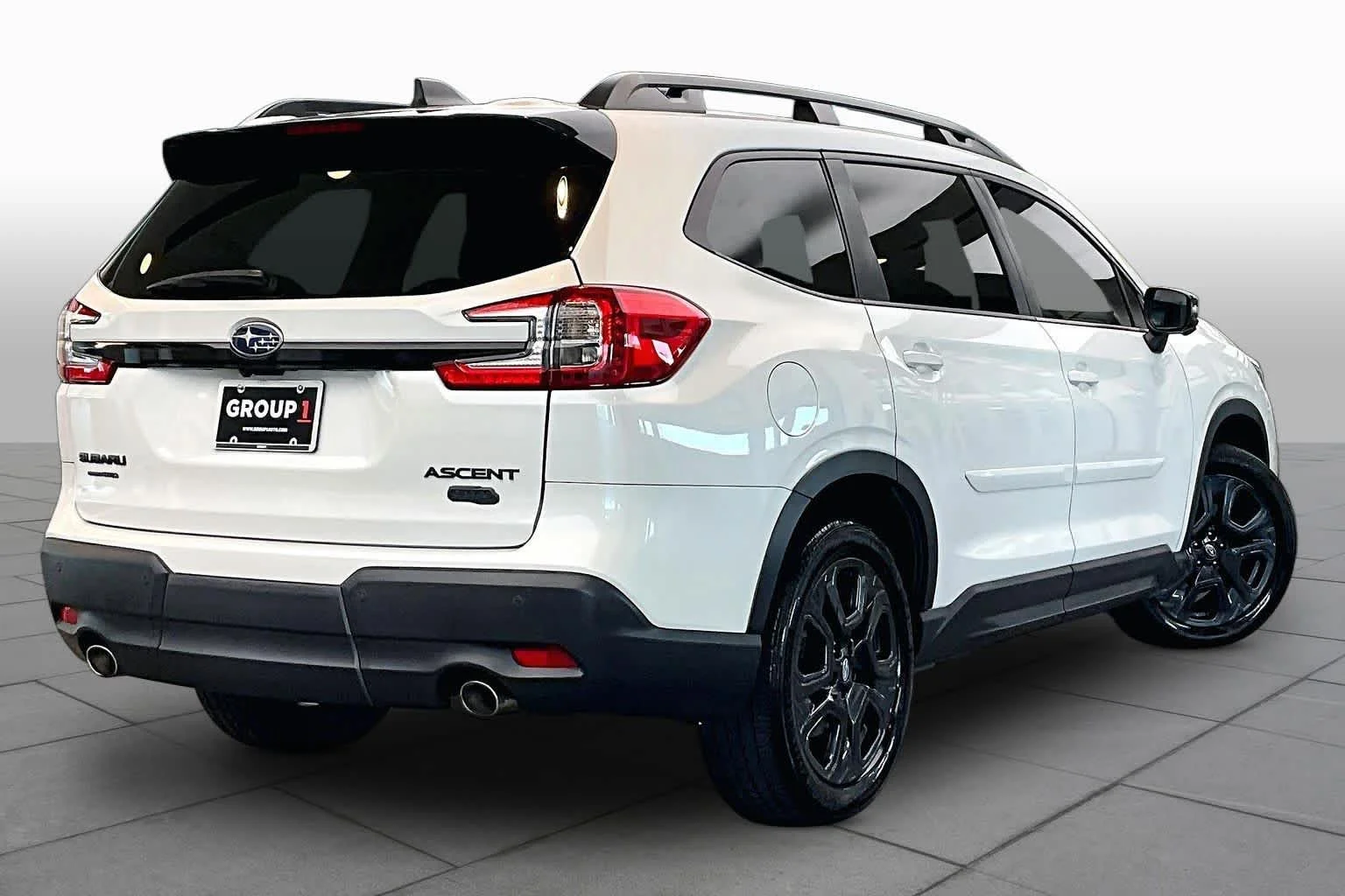 Used 2023 Crystal White Pearl Subaru Onyx Edition Limited image 13