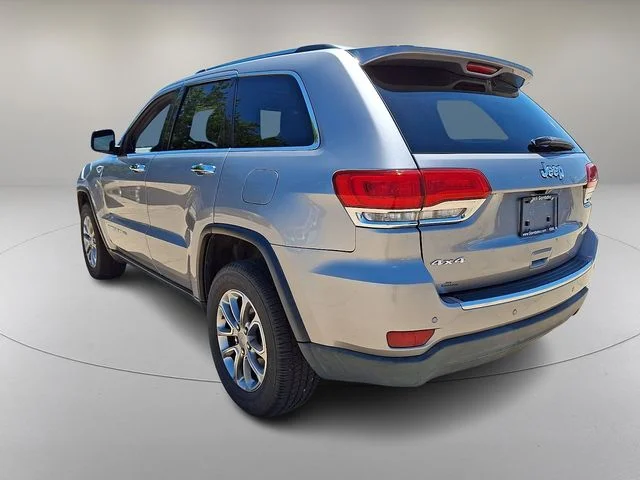 Used 2016 Silver Jeep Limited image 7
