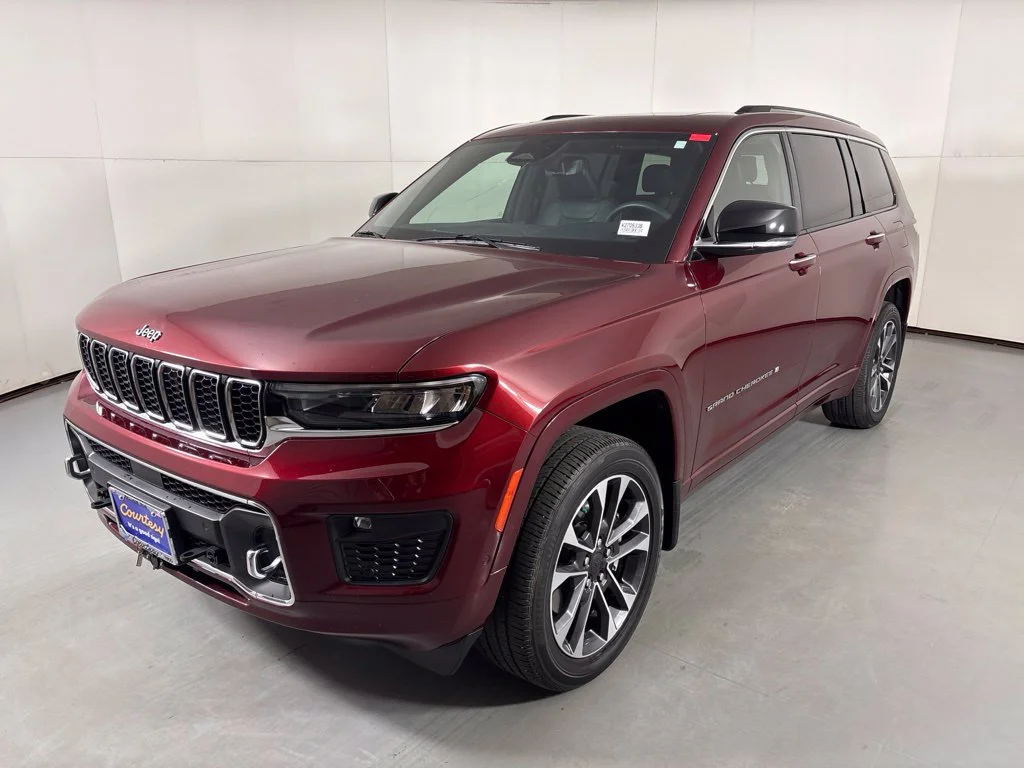 Used 2023 Red Jeep Overland image 4