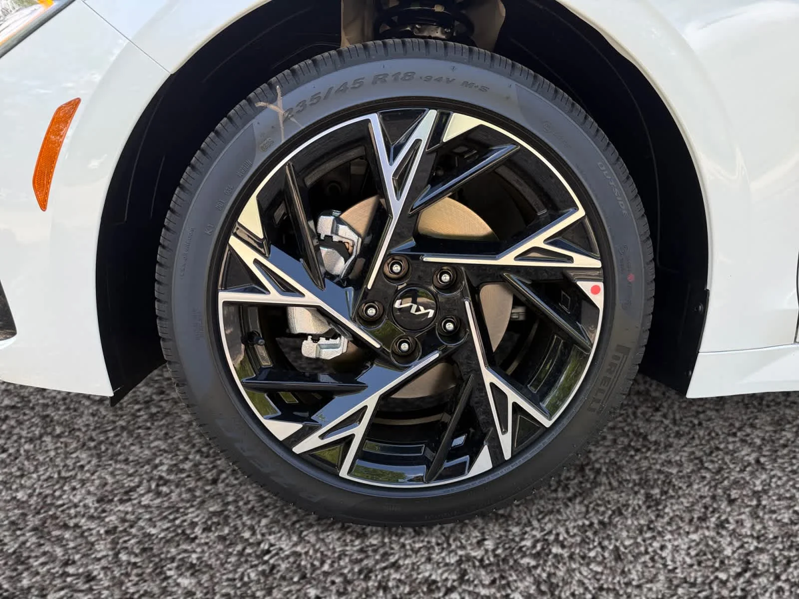 New 2026 Snow White Pearl Kia GT-Line image 9
