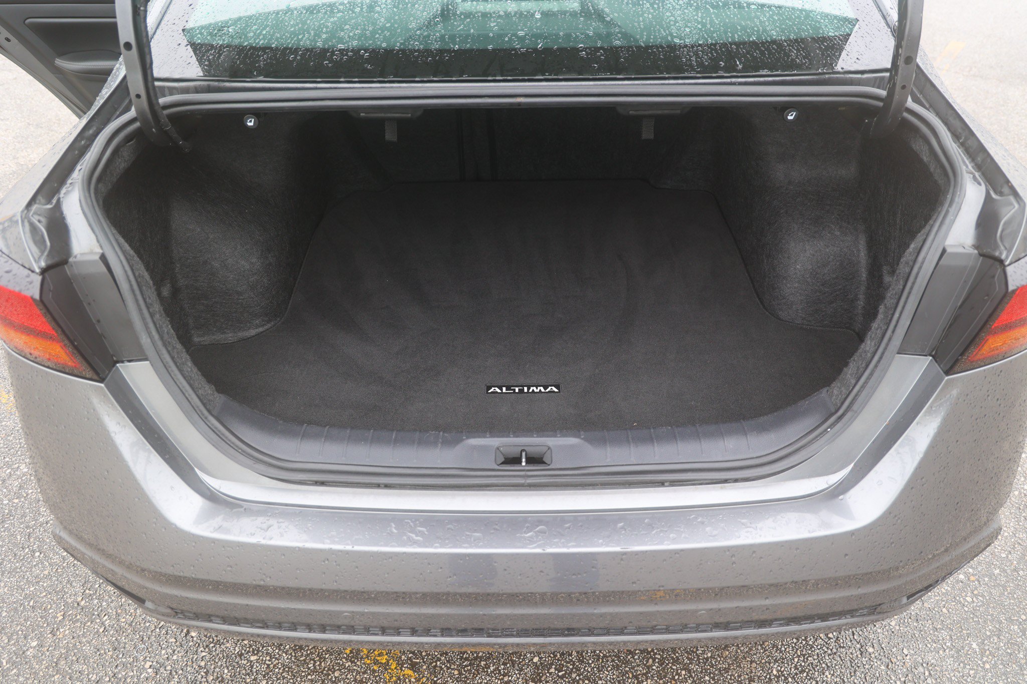 Used 2023 Gun Metallic Nissan 2.5 SV image 12