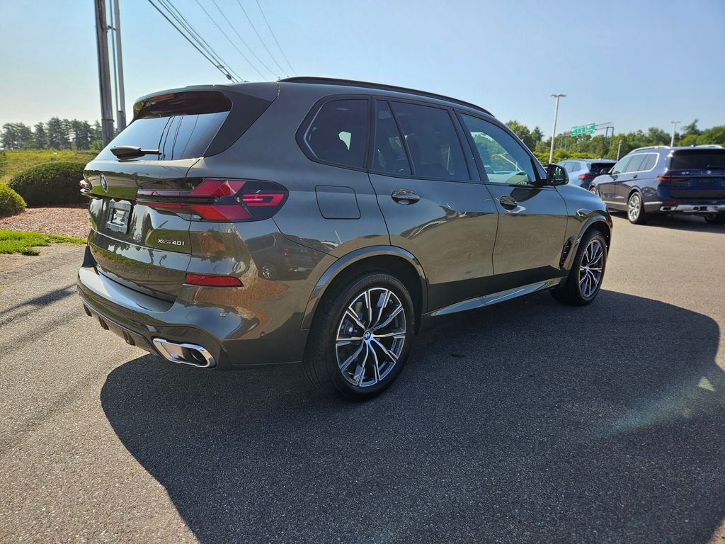 Used 2026 Manhattan Green Metallic BMW xDrive40i image 7