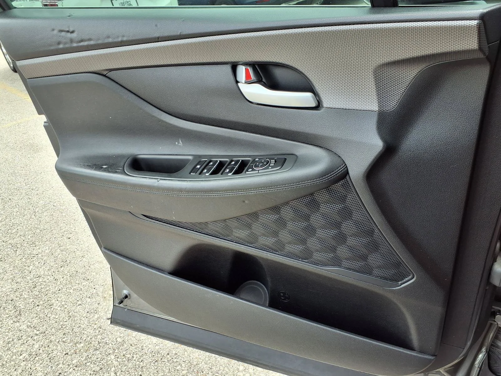 Used 2020 Machine Gray Hyundai SE image 23