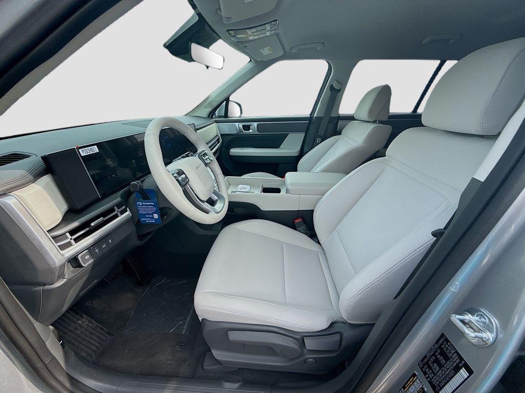 New 2026 Shimmering Silver Hyundai SE image 14