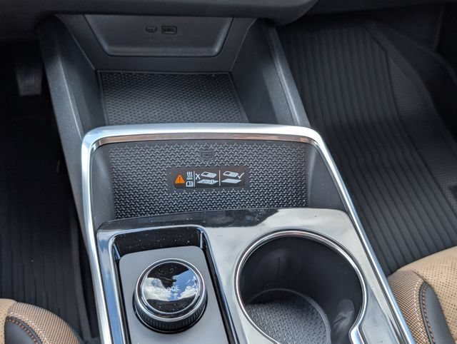 New 2027 Mosaic Black Metallic Chevrolet ACTIV image 24