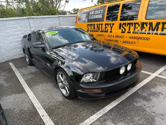 2009 Ford Mustang's photo