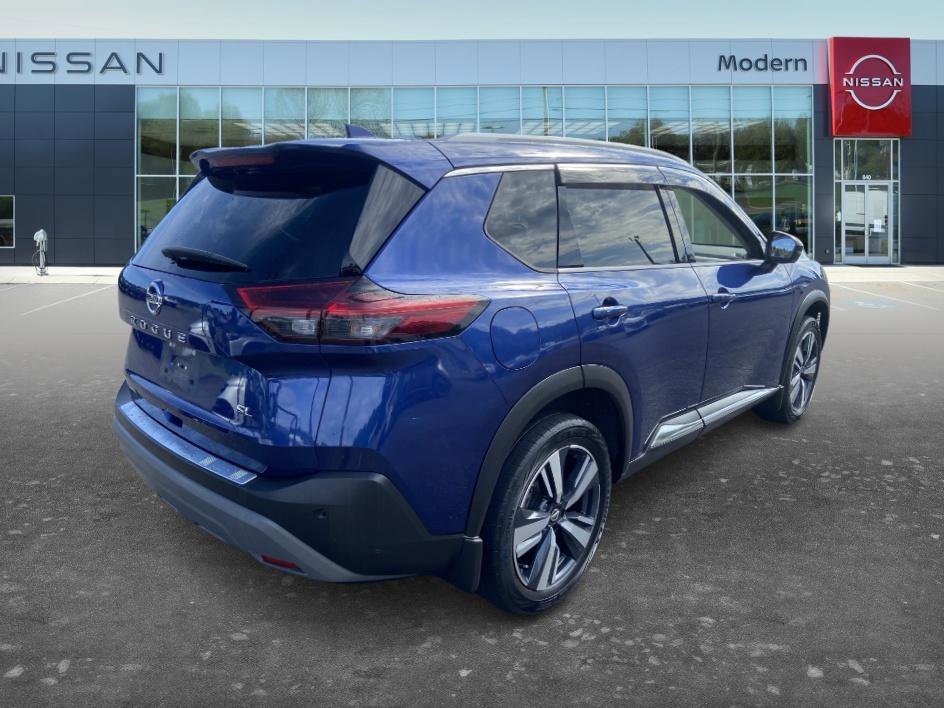 Used 2021 Caspian Blue Metallic Nissan SL image 5