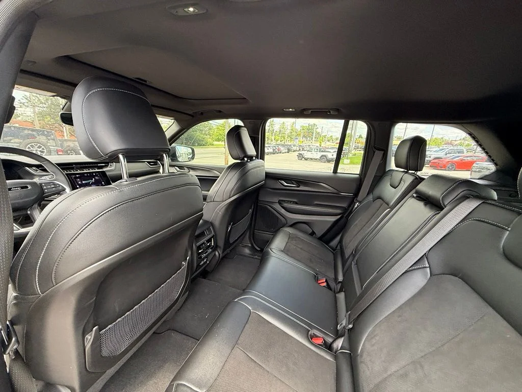 Used 2023 Silver Jeep Altitude X image 24