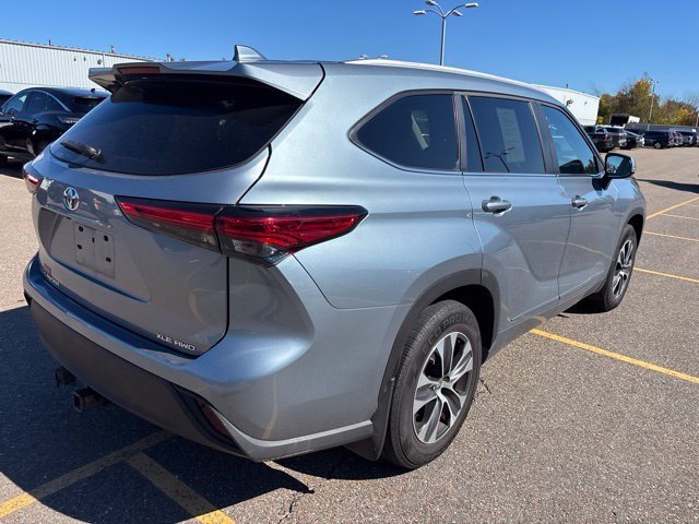 Used 2023 Moon Dust Toyota XLE image 5