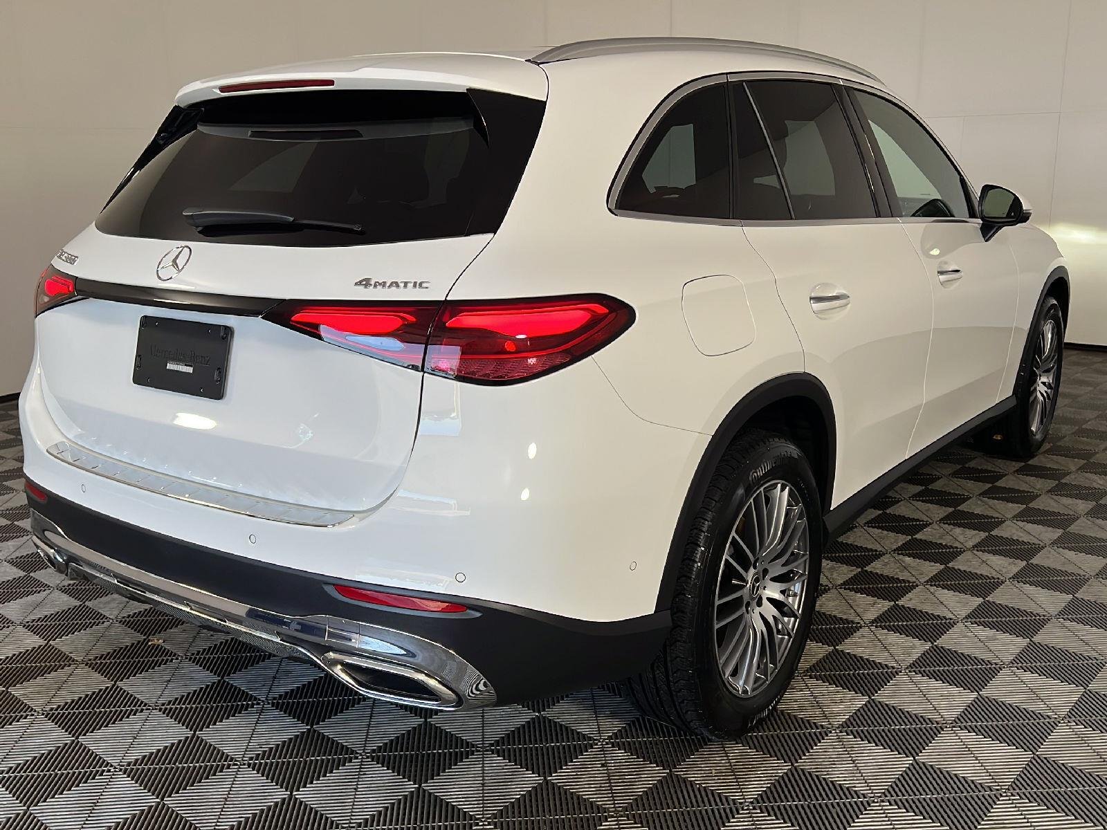 New 2026 Polar White Mercedes-Benz GLC 300 image 21