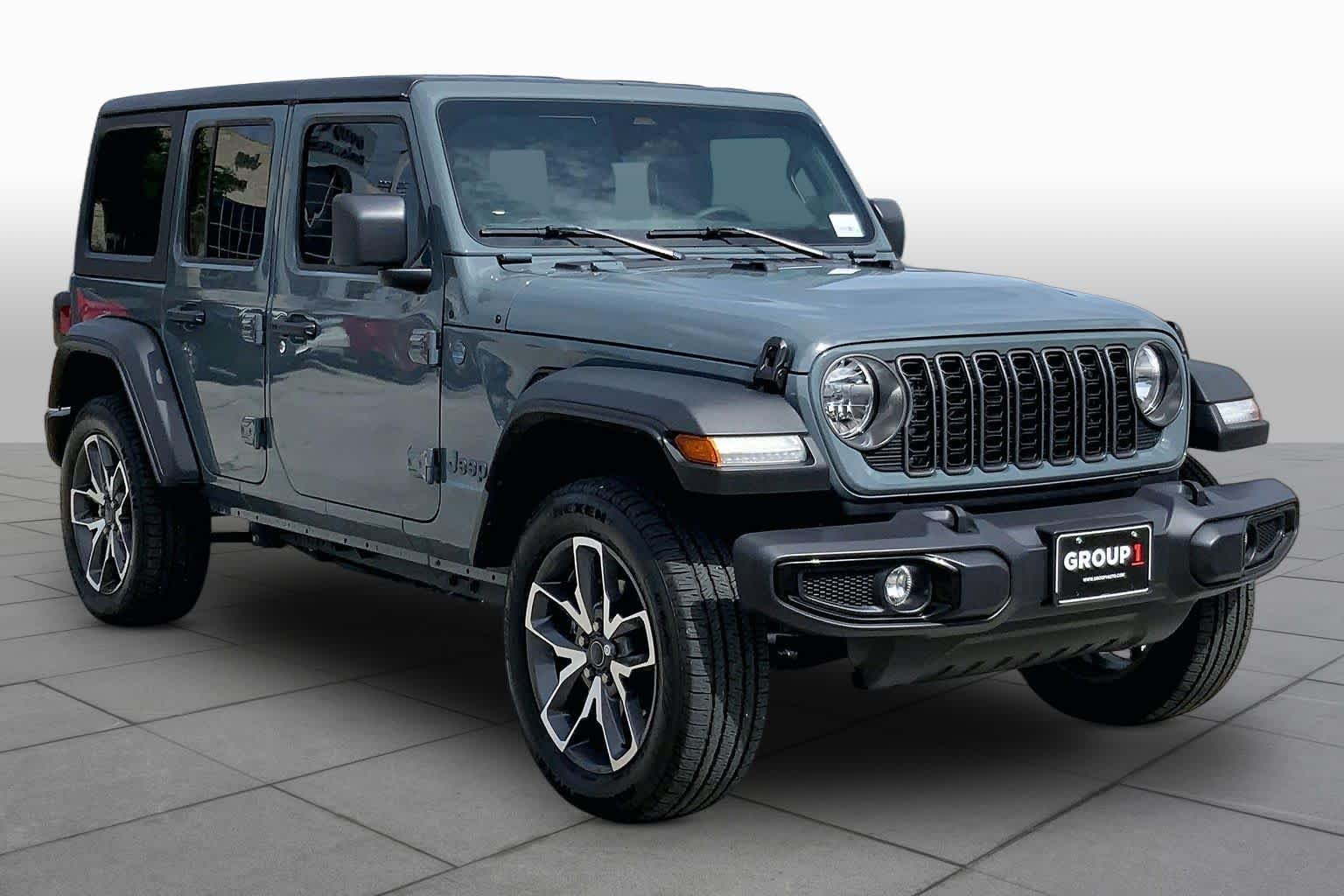 Used 2025 Anvil Clearcoat Jeep Sport S image 3