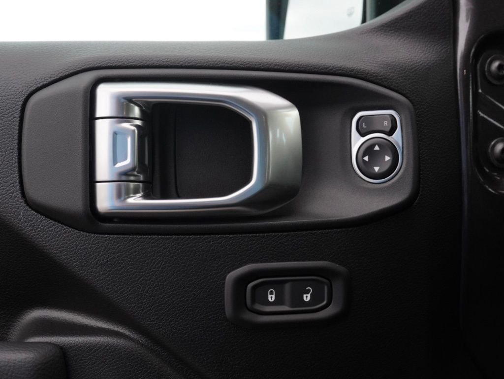 New 2026 Granite Crystal Metallic Clear-Coat Exterior Paint Jeep Sport S image 10