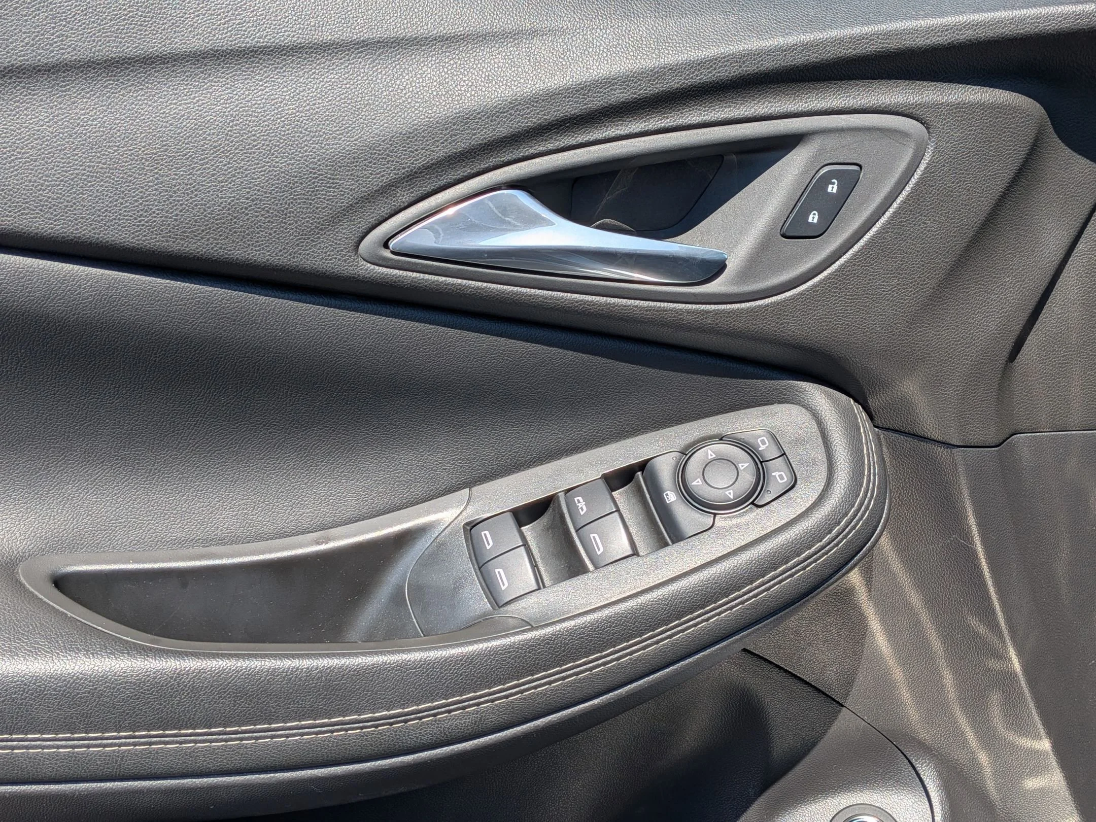 Used 2022 Satin Steel Metallic Buick Select image 22