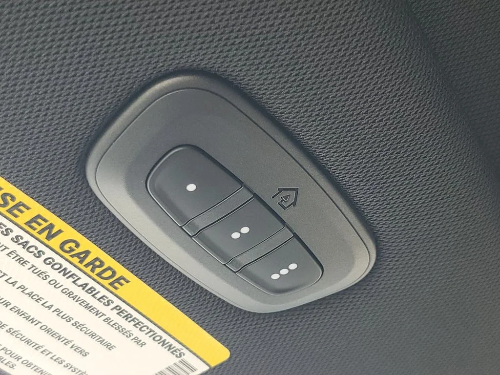 2026 Chrysler Pacifica Select - Photo 23