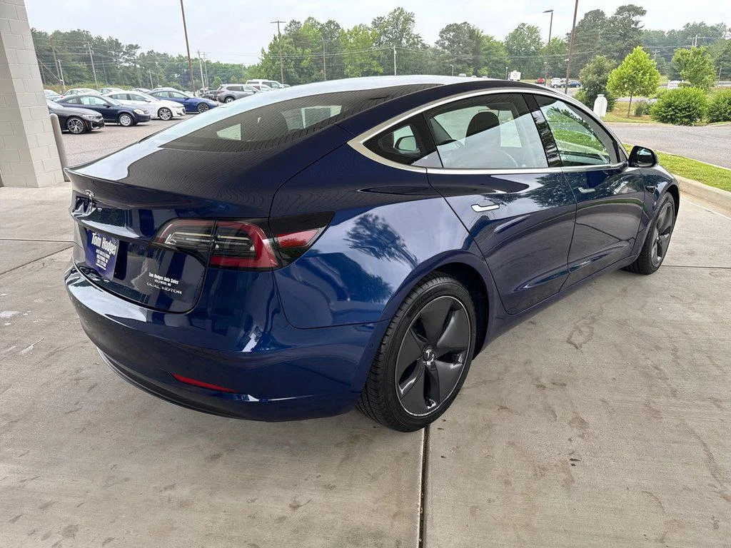 Used 2018 Deep Blue Metallic Tesla Long Range image 4