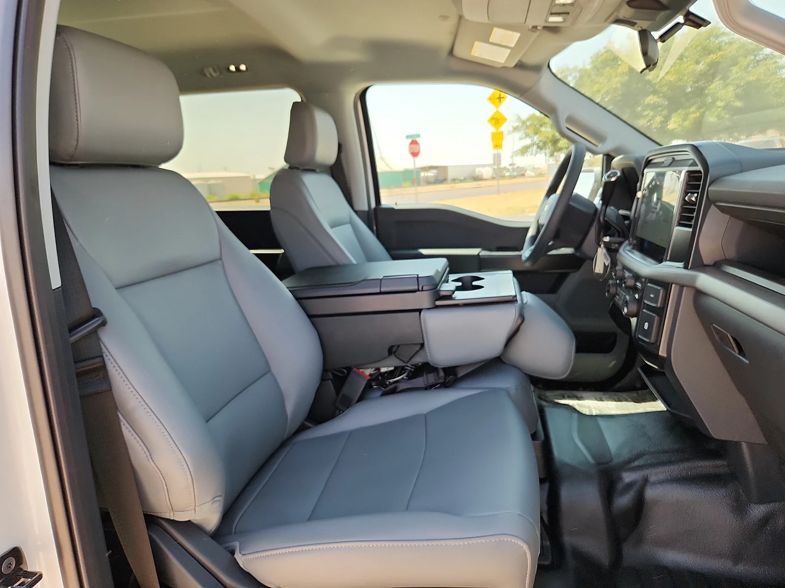 New 2026 Oxford White Ford XL image 19