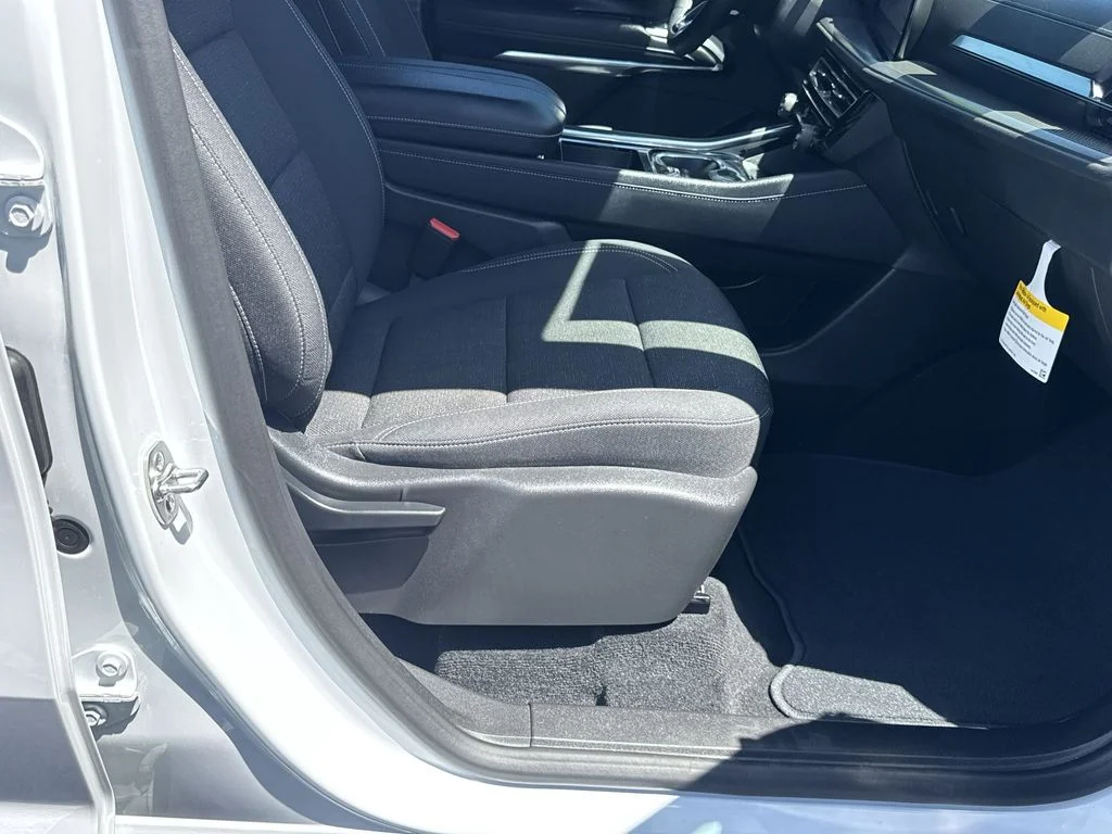 Used 2026 White Chevrolet LT image 28