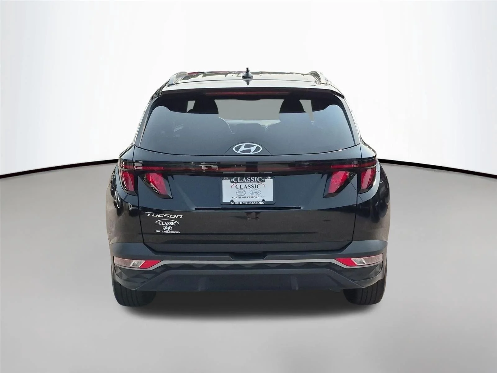 Used 2024 Black Pearl Hyundai SEL image 4