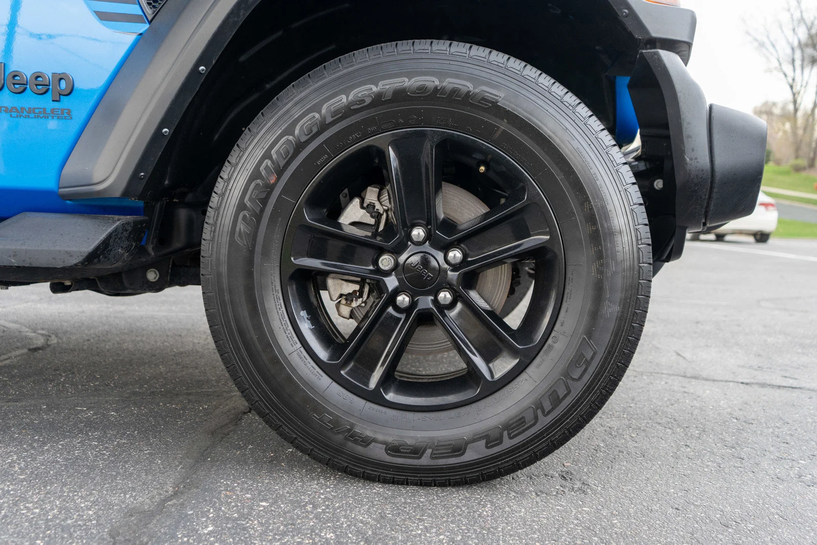 Used 2022 Hydro Blue Pearl Coat Jeep Unlimited Sport Altitude image 11