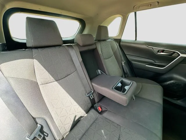 Used 2021 Silver Toyota XLE image 30