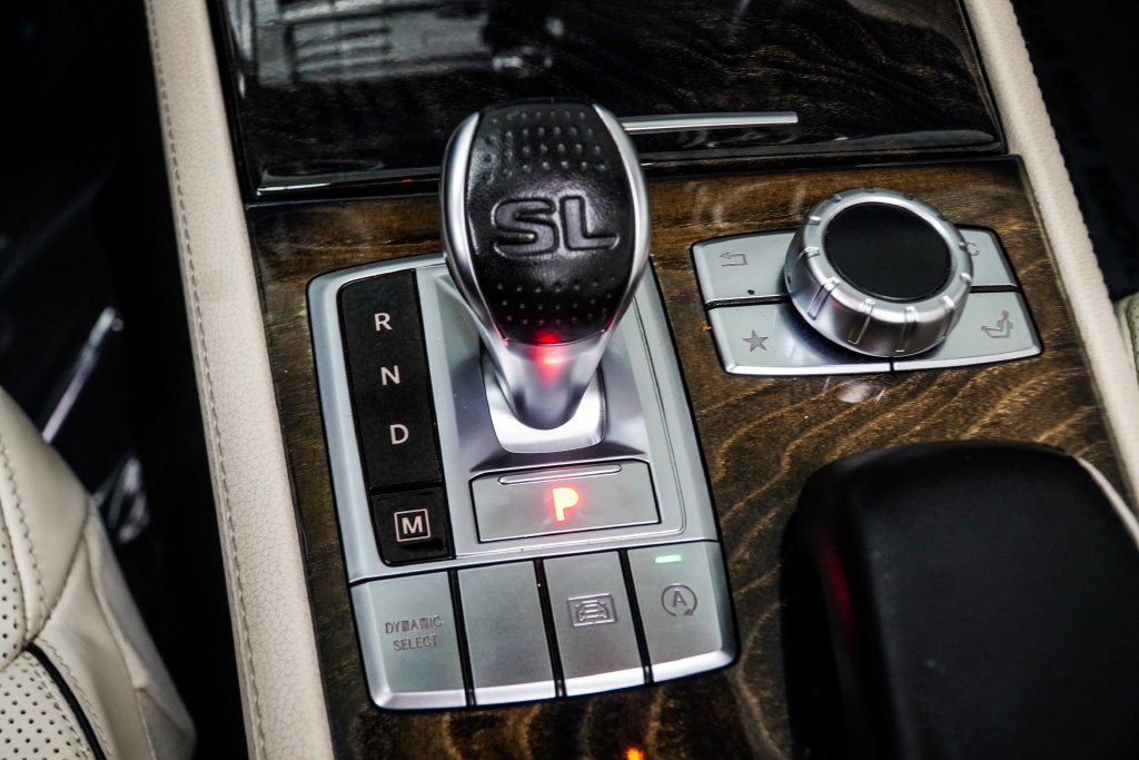 Used 2019 White Mercedes-Benz SL 550 image 24
