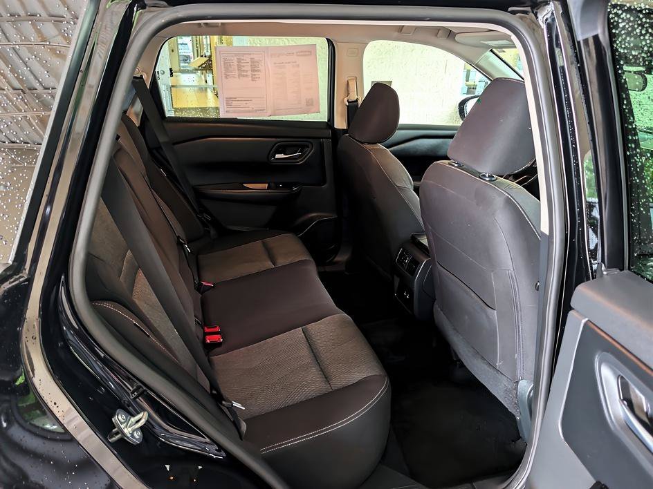 Used 2025 Super Black Nissan SV image 25