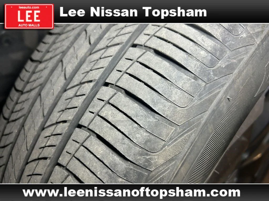 Used 2025 Super Black Nissan SV image 25