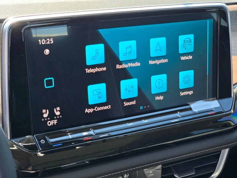 New 2026 Green Volkswagen 2.0T SE w/Technology image 13