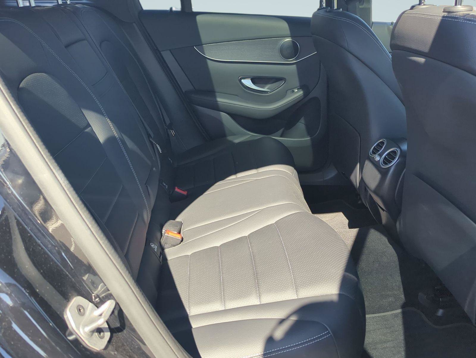 Used 2022 Black Mercedes-Benz GLC 300 image 26