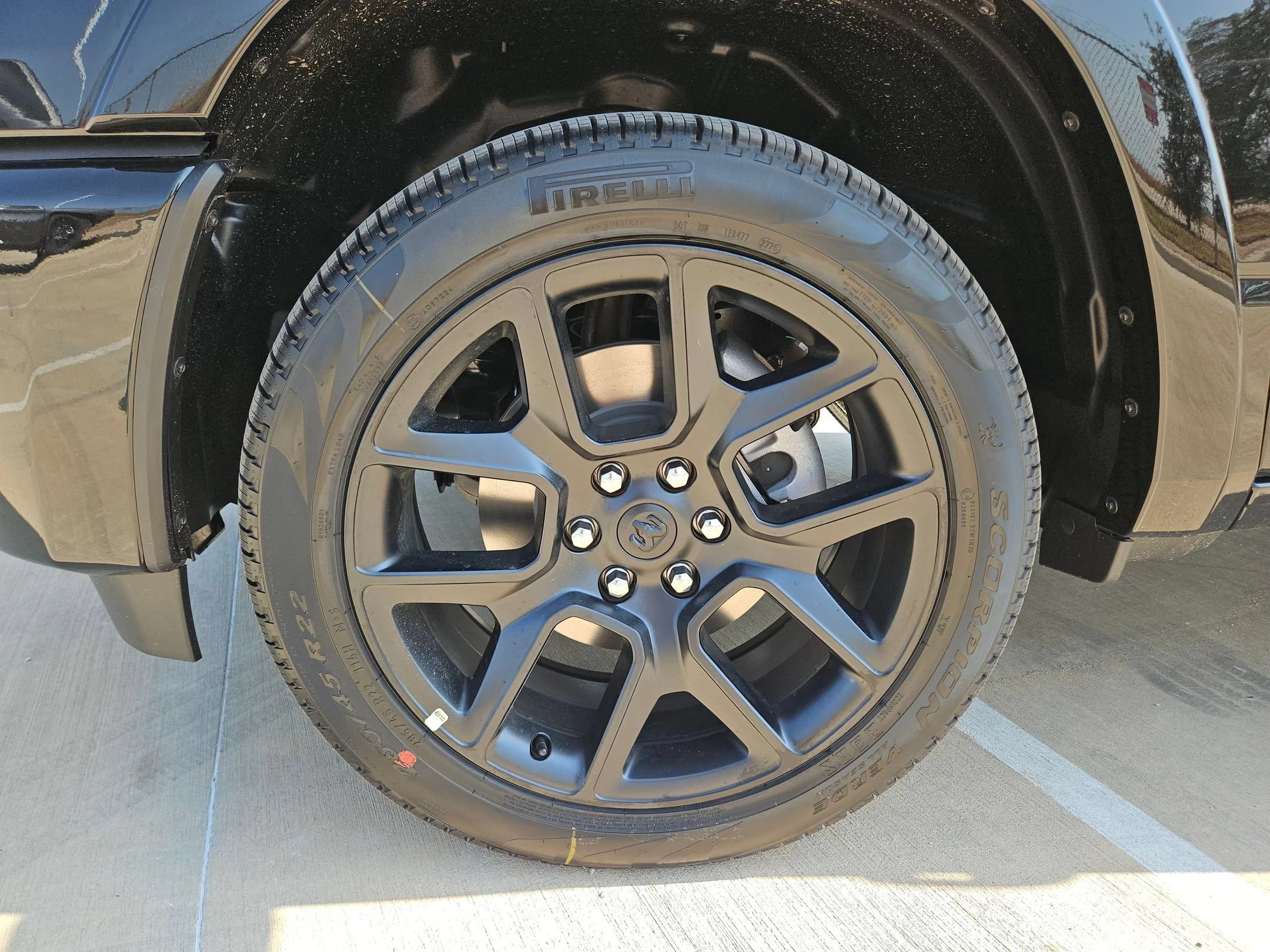 New 2027 Diamond Black Crystal Pearl-Coat Exterior Paint RAM Laramie image 20
