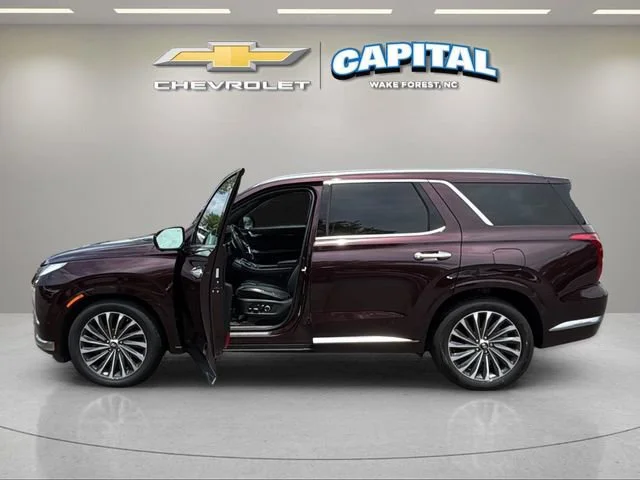Used 2024 Red Hyundai Calligraphy image 9