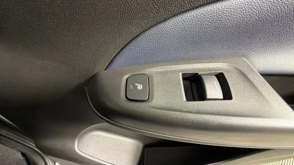 Used 2023 Silver Flare Metallic Chevrolet Premier image 33