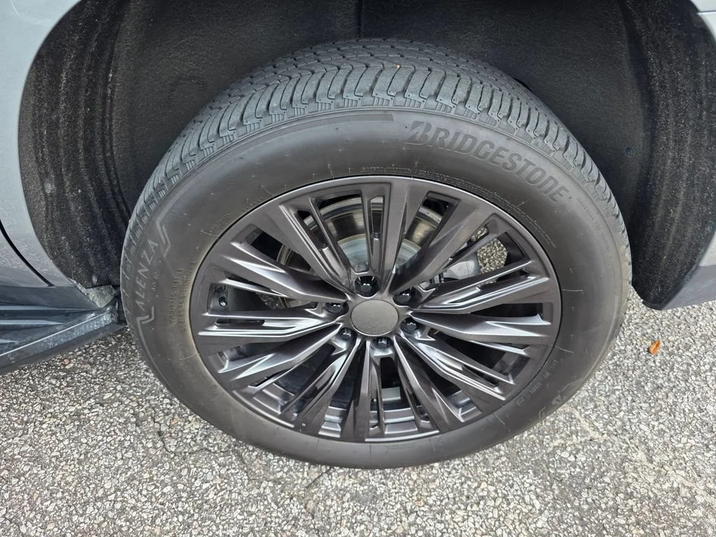 Used 2023 Sterling Gray Metallic Chevrolet RST image 34