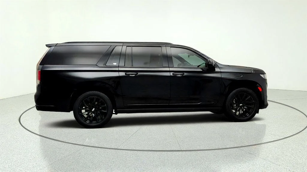 Used 2022 Black Raven Cadillac 4WD 4dr Sport w/ AKG Audio, Touring & Onyx Pkgs image 4