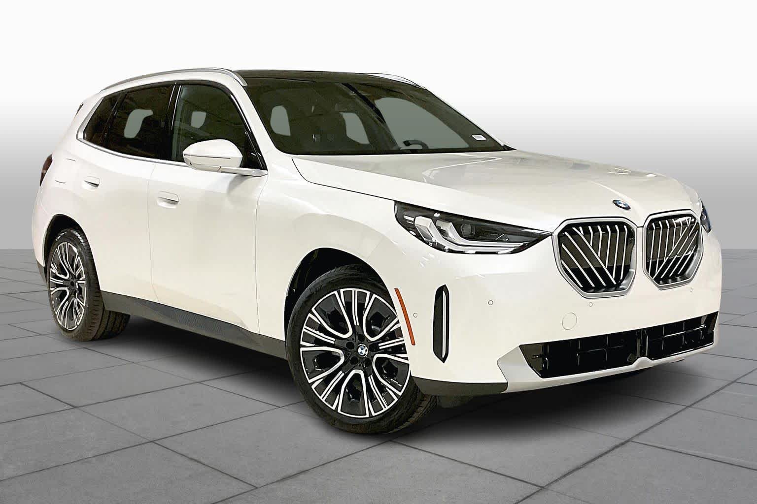 Used 2026 Mineral White Metallic BMW 30 xDrive image 2