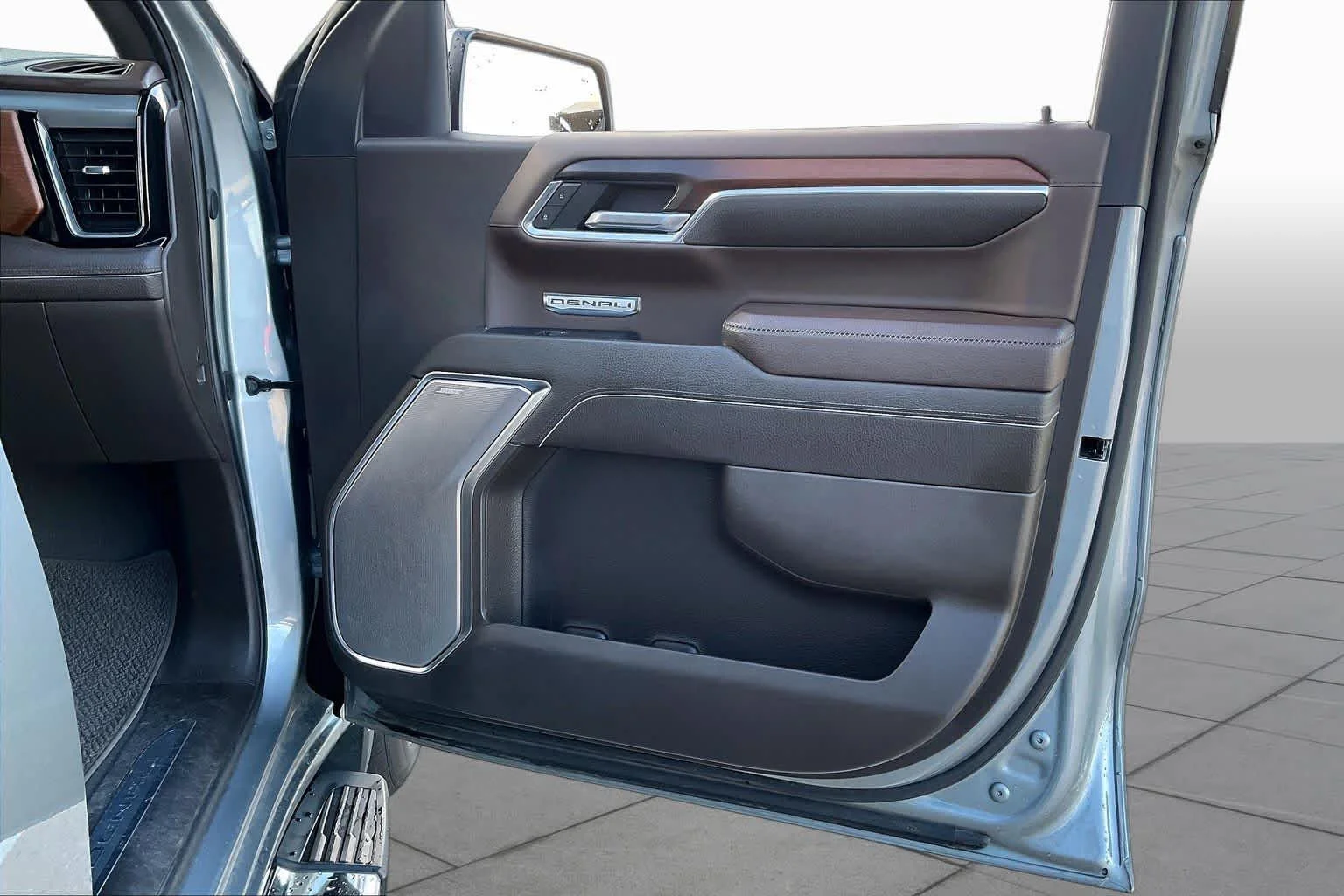 Used 2024 Sterling Metallic GMC Denali image 21