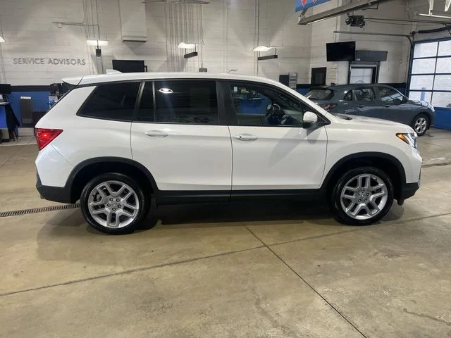 Used 2024 White Honda EX-L image 11