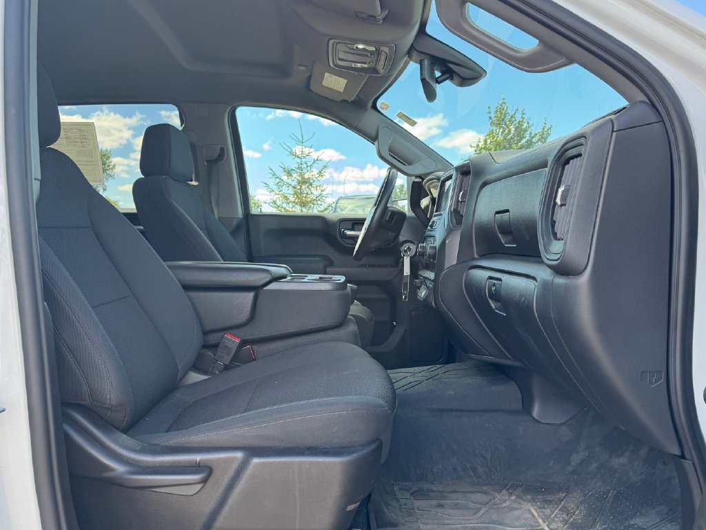 Used 2021 Summit White Chevrolet Custom image 25